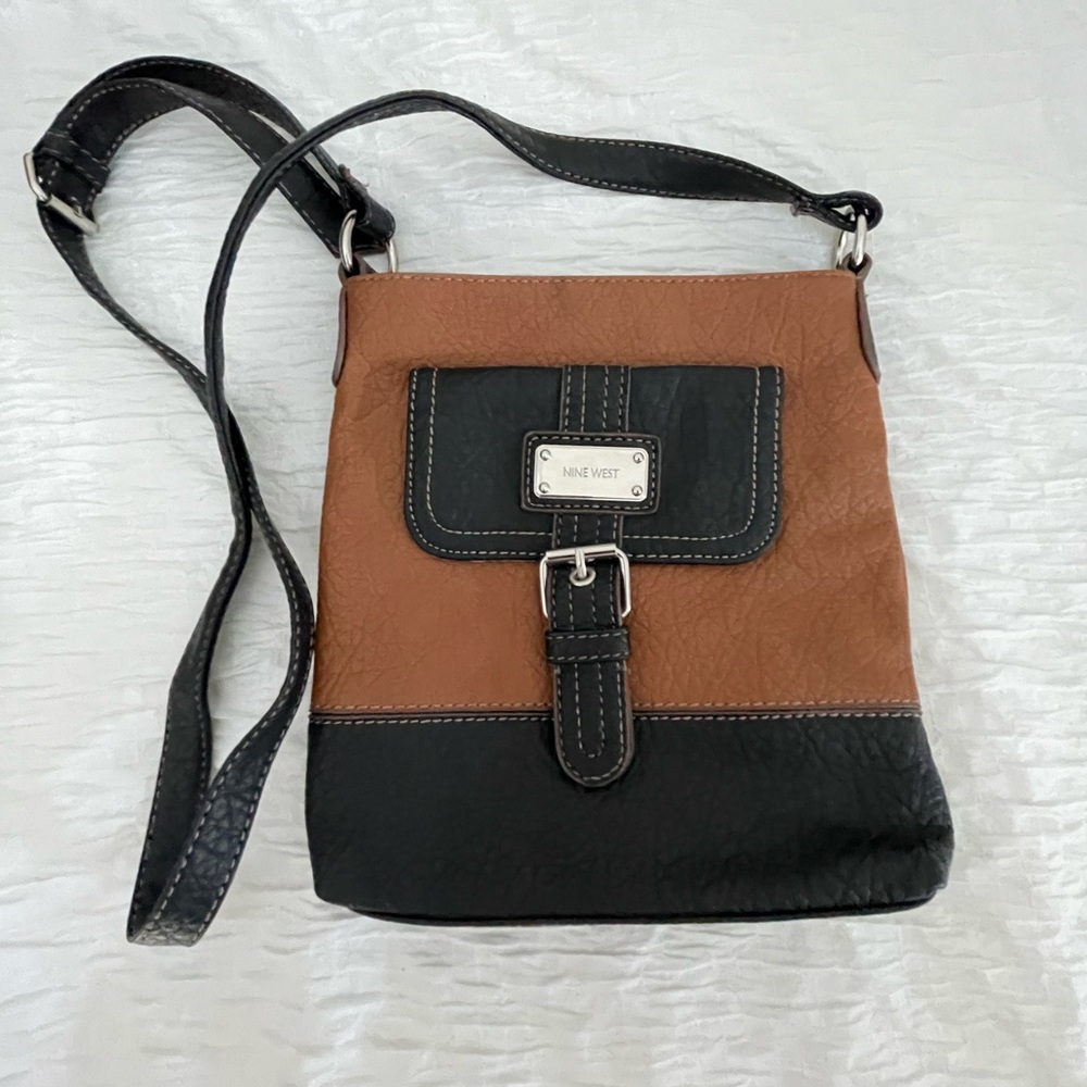 Nine West purse/crossbody/shoulder bag.